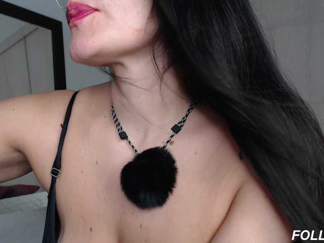 JennCroft — live female cam