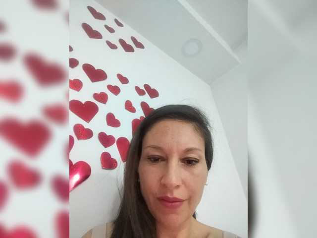 Helen2019, en vivo ahora en BongaCams