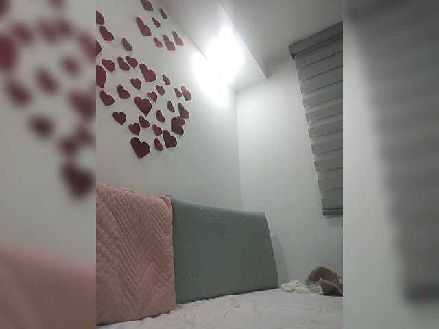 Helen2019 live cam on BongaCams