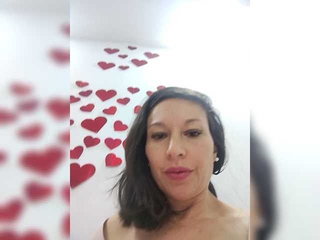 Helen2019 live cam preview