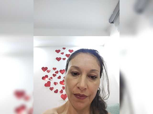 Helen2019, live now on BongaCams
