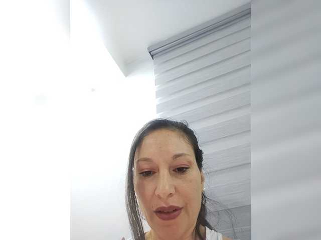 Helen2019 live cam preview
