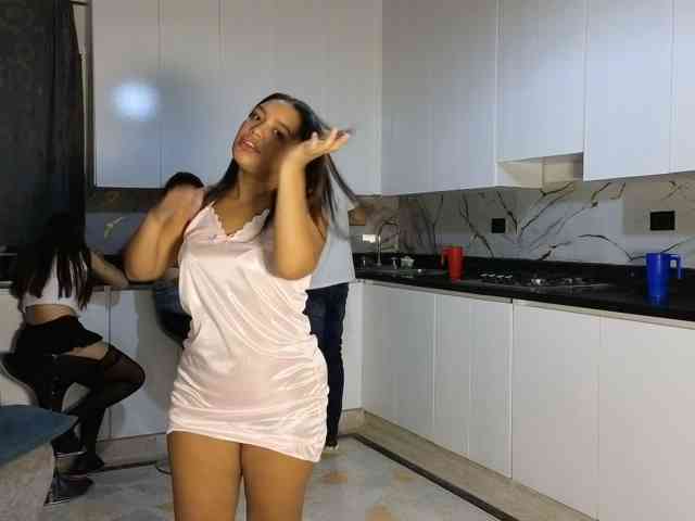 Nighttimedate-room webcam