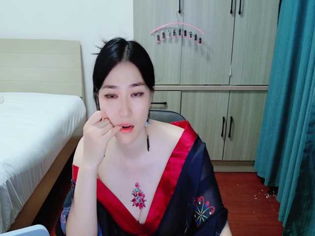 lilibaobei1314 live cam on BongaCams