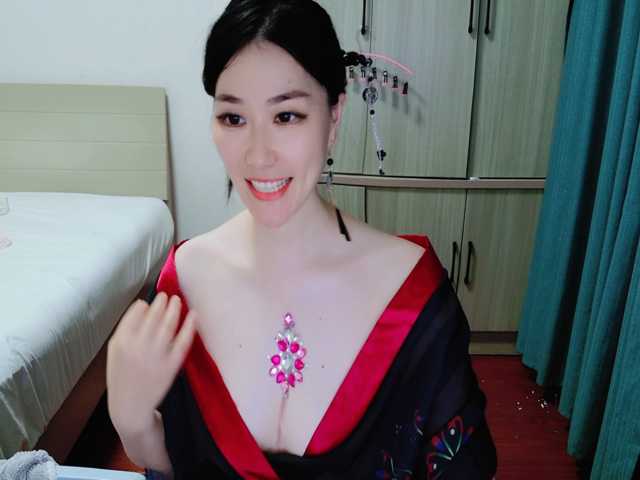 lilibaobei1314 live cam on BongaCams