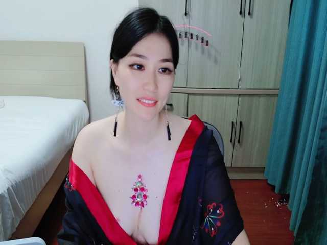 lilibaobei1314 live cam on BongaCams