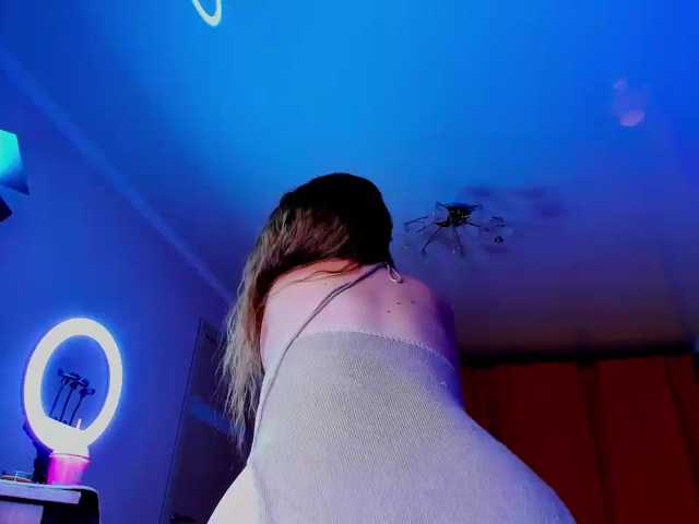 le modèle LiliMoona est en webcam porno dans un show sur le site bongacams, il possède les tags suivants: White/Caucasian,Redhead,Shaved