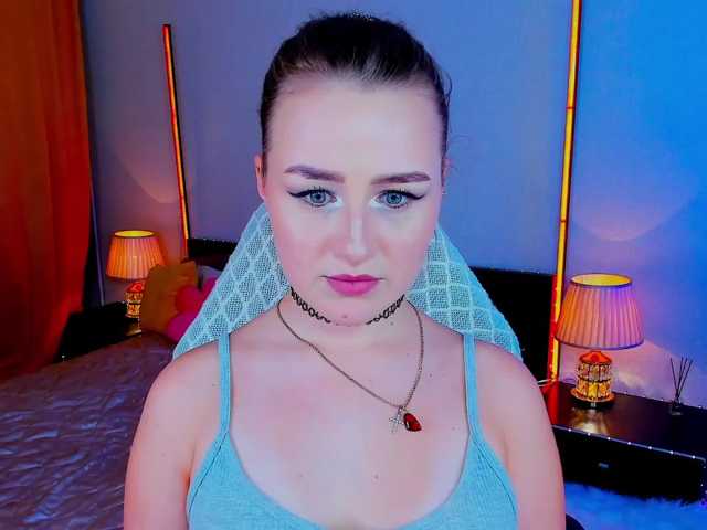 LiliMoona live cam preview