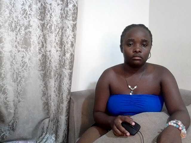 Sweetcherryxo live cam on BongaCams