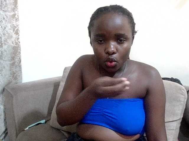 Sweetcherryxo live cam on BongaCams