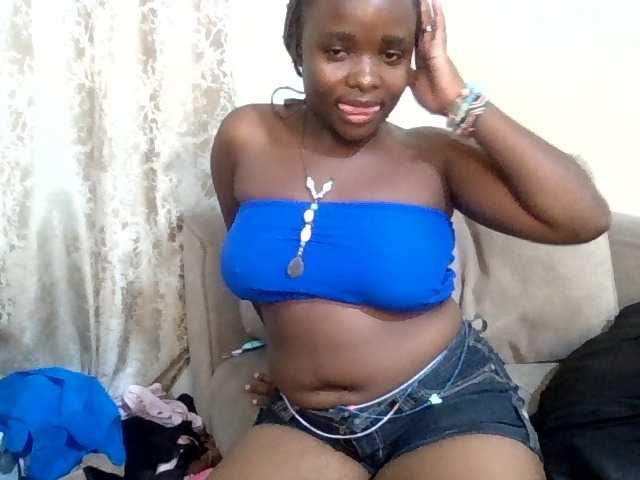 Sweetcherryxo live cam on BongaCams