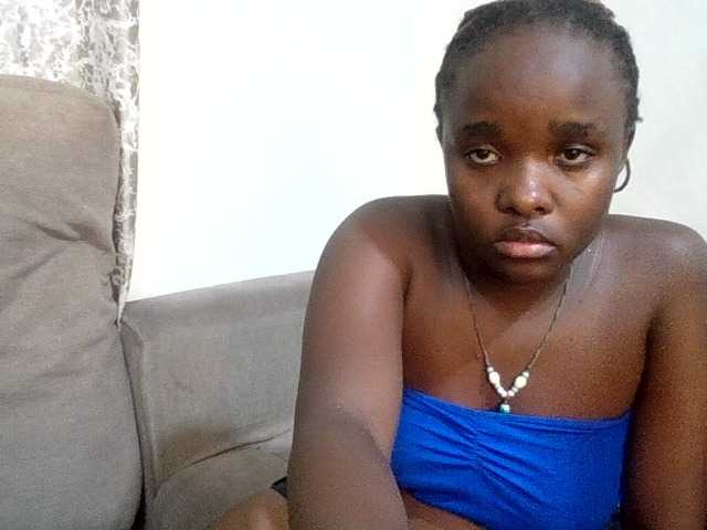 Sweetcherryxo live cam on BongaCams