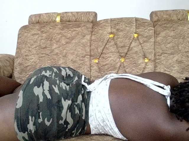 Sweetcherryxo live cam on BongaCams