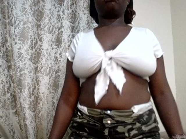 Sweetcherryxo live cam on BongaCams