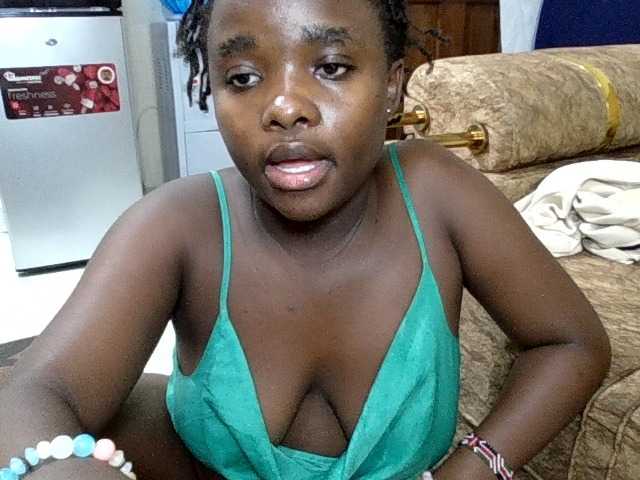 Sweetcherryxo live cam on BongaCams