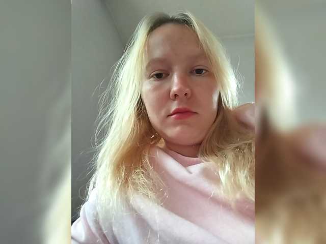 Ava-Ava live cam on BongaCams