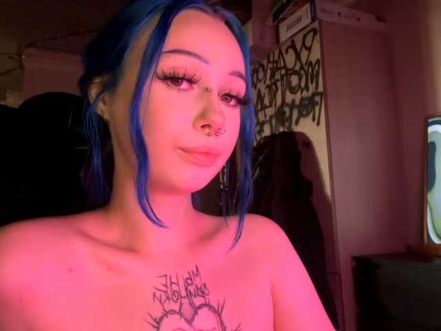 AnnieTouch live cam preview