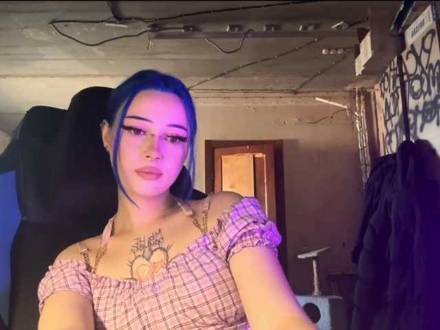 AnnieTouch live cam