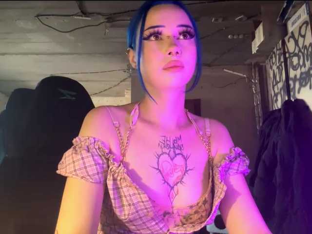 AnnieTouch live cam on BongaCams