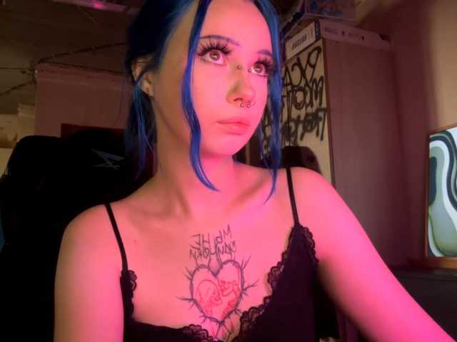 AnnieTouch live cam preview