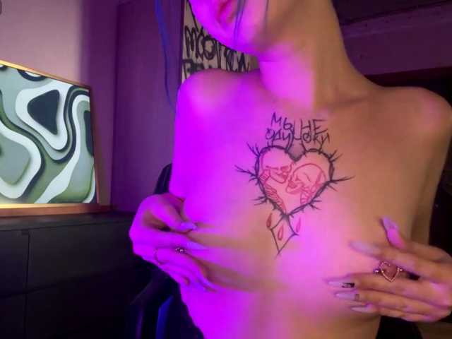 AnnieTouch live cam on BongaCams