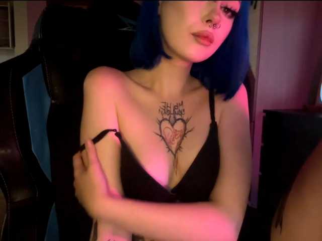 AnnieTouch live cam on BongaCams