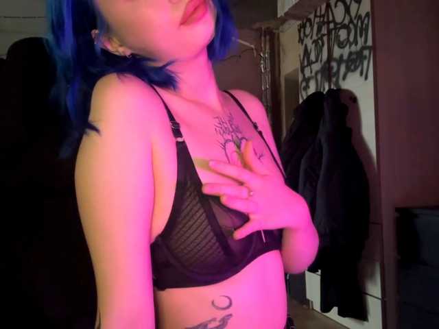 AnnieTouch, en vivo ahora en BongaCams