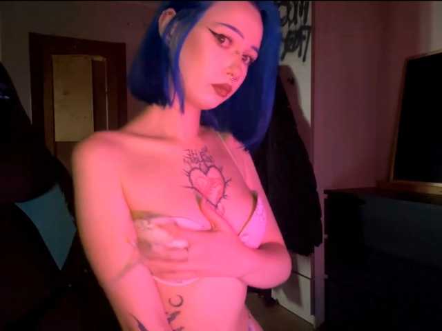 AnnieTouch live cam on BongaCams