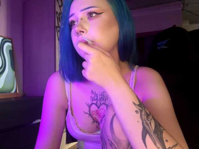 AnnieTouch live cam on BongaCams