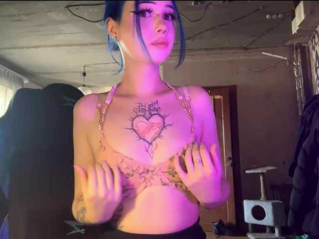 AnnieTouch live cam on BongaCams