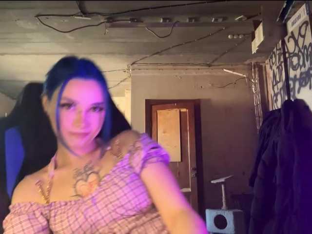 AnnieTouch live cam on BongaCams