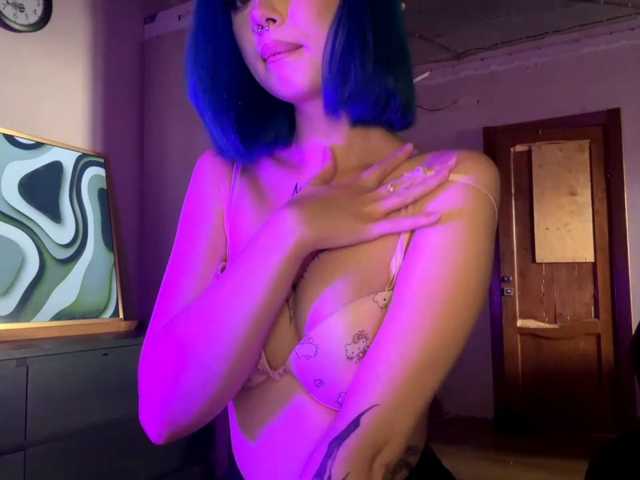 AnnieTouch live cam on BongaCams