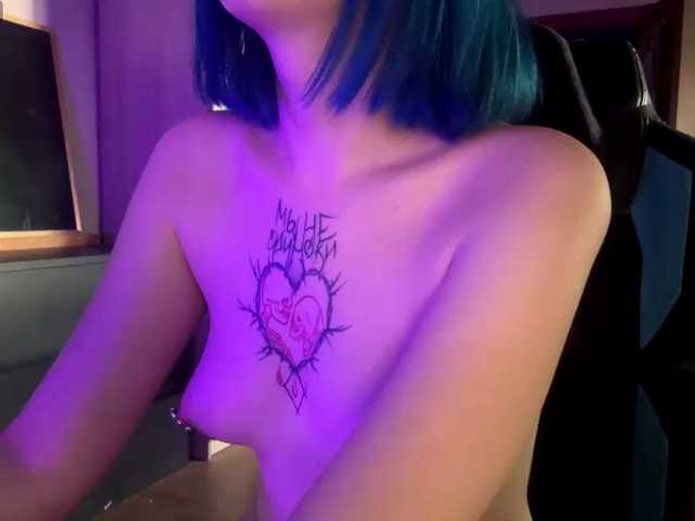 AnnieTouch live cam on BongaCams
