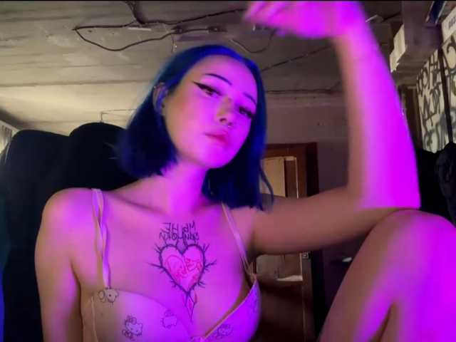 AnnieTouch live cam on BongaCams