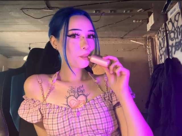 AnnieTouch live cam on BongaCams