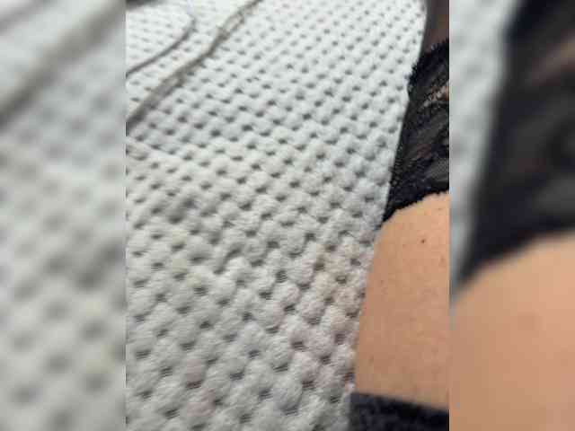 Kristi-Lauraa webcam