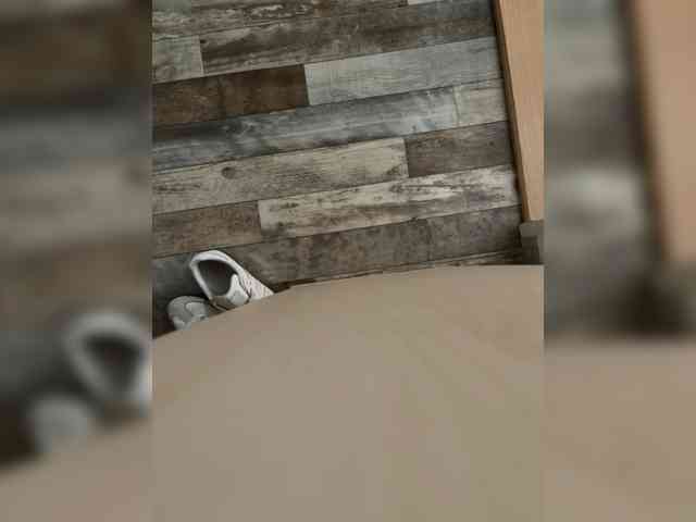 Kristi-Lauraa webcam