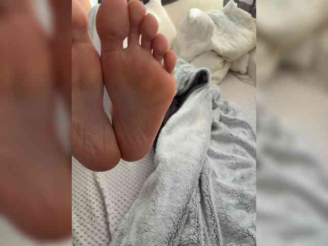 Kristi-Lauraa webcam
