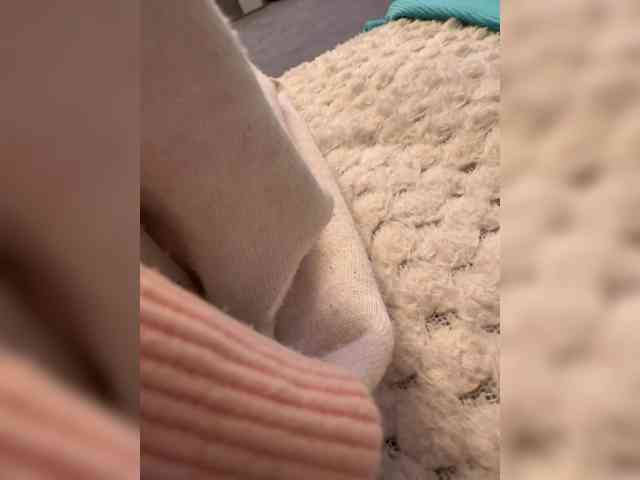 Kristi-Lauraa webcam