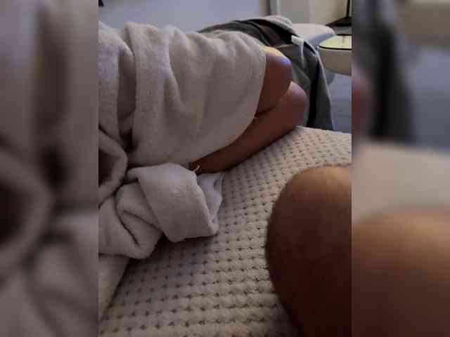Kristi-Lauraa webcam