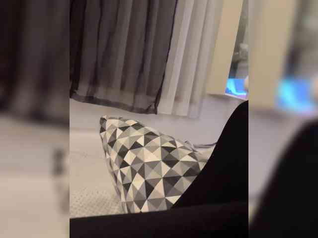 kristi-lauraa's live room