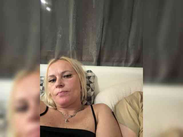 Kristi-Lauraa Kristi-Lauraa