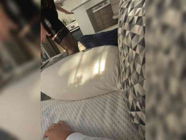 Kristi-Lauraa webcam