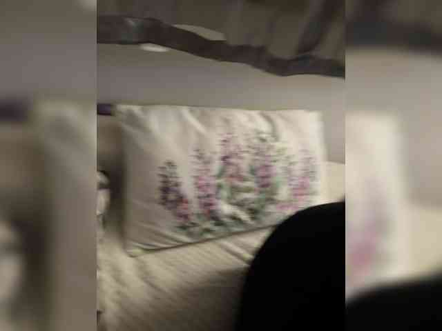 Kristi-Lauraa webcam