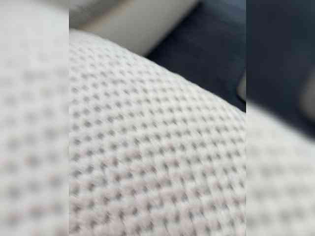 Kristi-Lauraa webcam