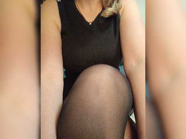 -JuliaRose- — live female cam