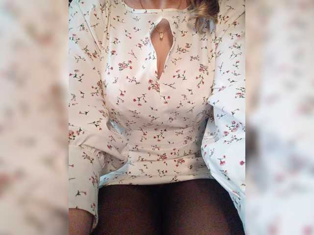 Julia_Rose live cam on BongaCams
