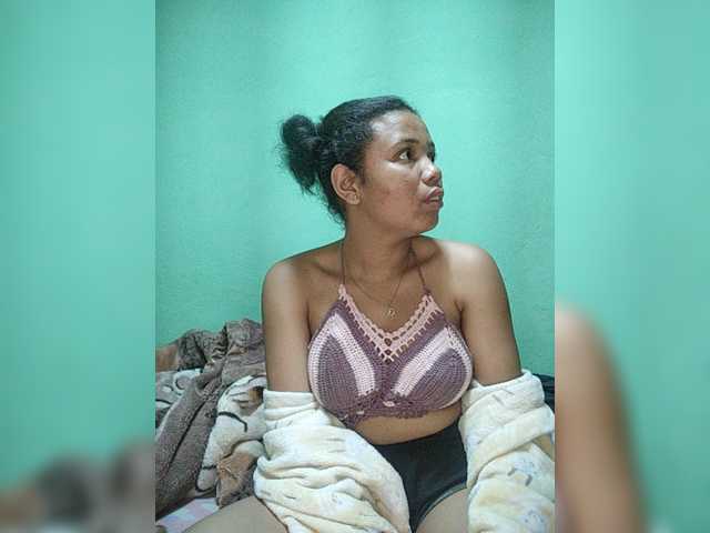 Adele01 live cam on BongaCams