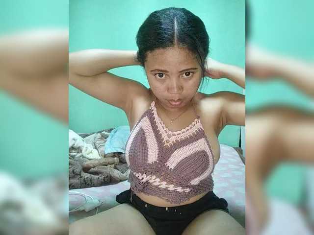 Adele01 live cam on BongaCams