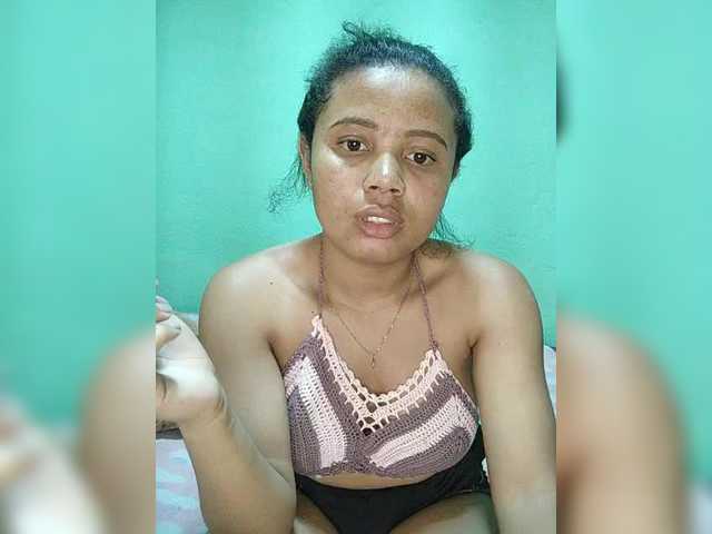 Adele01 live cam on BongaCams